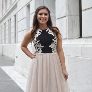 💛WINDSOR PROM DRESS💛